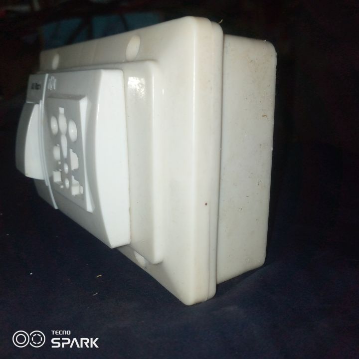 Universal%20Multi%20Plug%20Socket%20Switch%20Board%20without%20wire%20-%20Image%204