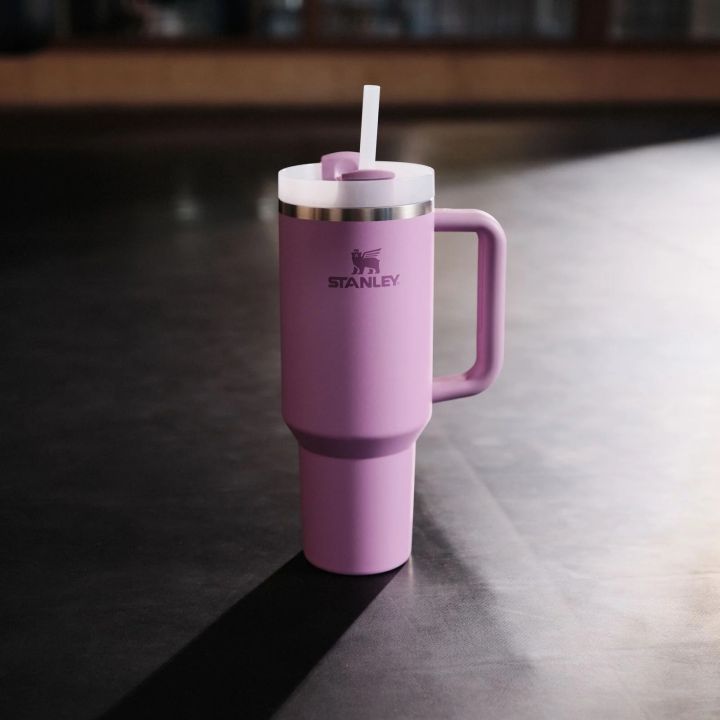 Stanley%20Quencher%20H2.0%20FlowState%20Tumbler%20Mug%20with%20Lid%20and%20Straw%20Suitable%20For%20Hot%20and%20Cold%20Both%20Car%20Mug%20Travel%20Cup%20Insulated%20-%20Image%203