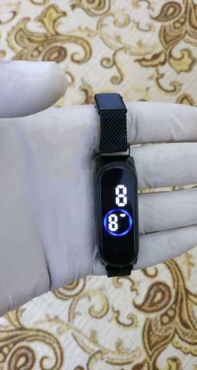 Luxury%20Women%20Casual%20Smart%20Touch%20Led%20Bracelet%20Digital%20Watch%20Band,Magnet%20Chain%20Strap,With%20Six%20Fashion%20Colors,For%20Girls,With%20Box%20Pack%20-%20Image%207