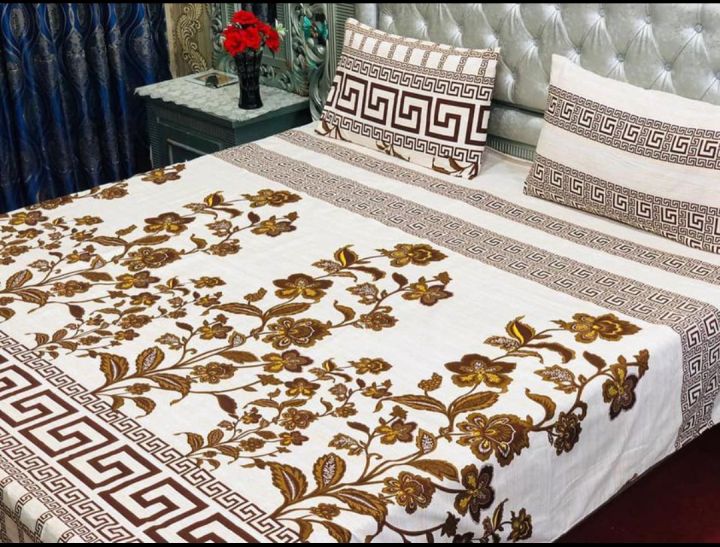 3PCS%20VERSACE%20DESIGN%20BEDSHEET%20SET%20KING%20SIZE%20100%25%20PURE%20COTTON%20SATIN%20BEDSHEET%20FOR%20DOUBLE%20BED%20KING%20PRINTED%20DESIGN%20BEDSHEET%20SET%20WITH%20PILLOW%20COVERS%20-%20Image%203