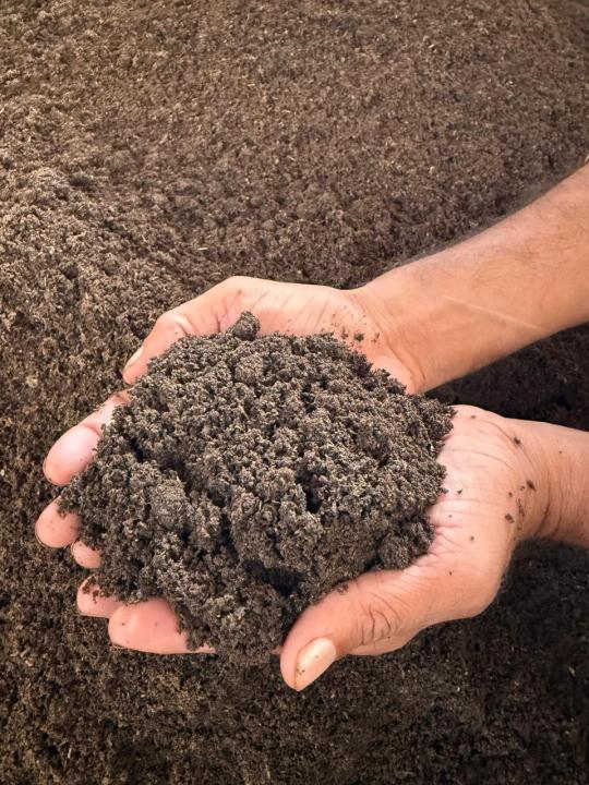 Go-Organic%209Kg%20Organic%20Compost%20and%20Multipurpose%20Fertilizer%20for%20Plants,%20Lawn%20and%20Garden%20By%20Go-Organic%20-%20Image%204