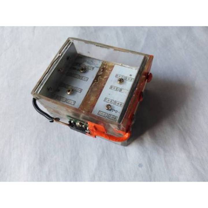 6 x Cell Holder Lithium Ion (18650) - Strong Metallic Casing with Connector