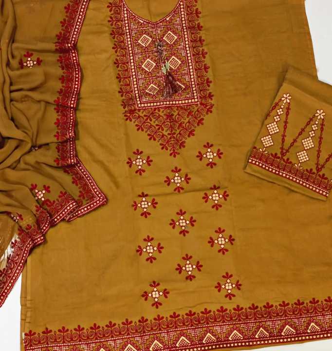 Mustard%20Color%203%20Piece%20Unstitch%20Sindhi%20Embroidery%20Suit/Traditional%20Suit/Sindhi%20Embroidery/Aari%20Embroidery%20Machine%20-%20Image%204