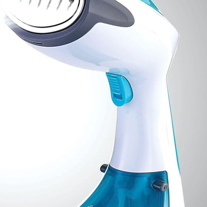BLACK+DECKER%201200W%20260ml%20Handheld%20Garment%20Steamer.%20HST1200%20-%20Image%203