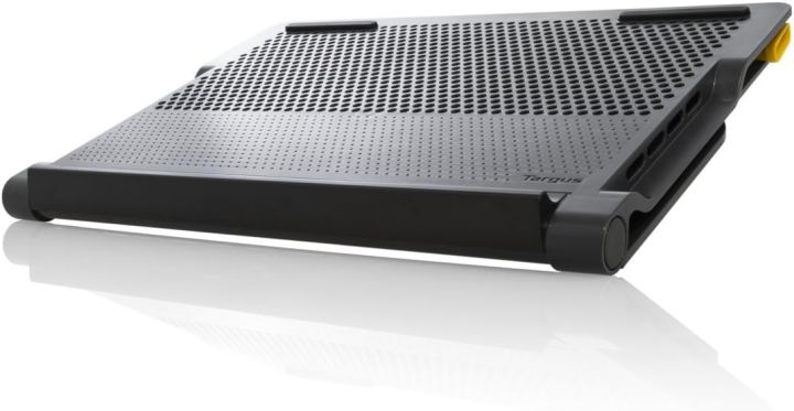 Targus%2017"%20inch%20Dual%20Fan%20Lap%20Chill%20Mat%20Plus%20-%20Ergonomic,%20Neoprene%20Laptop%20Cooling%20Pad,%20Heat%20Protection%20Laptop%20Cooler,%20Dual-fan%20Heat%20Dispersion,%204%20Port%20USB%20Hub%20Laptop%20Fan,%20(AWE81US)%20Black%20-%20Image%203