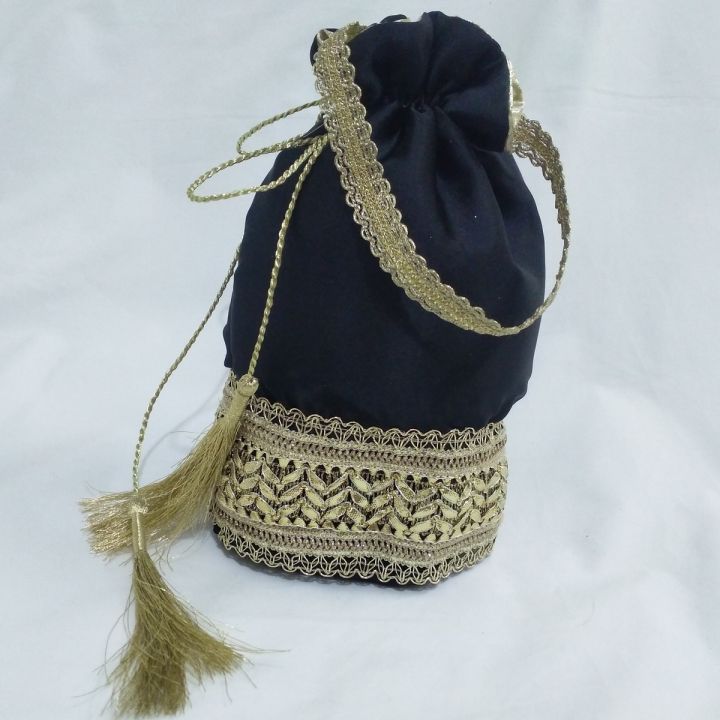 Designer%20Traditional%20Hand%20potli%20clutch/%20fancy%20embroidery%20bag/%20bridal%20bag/%20clutch%20bag%20for%20wedding/%20handmade%20bags/%20best%20gift%20for%20women%20-%20Image%207