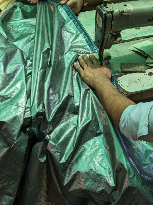 Waterproof%20Tharpal%20in%20Grey/Blue%20Colour%20%7C%20Size%206%20ft%20x%2010%20ft%20%7C%20Rainproof%20-%20Image%206