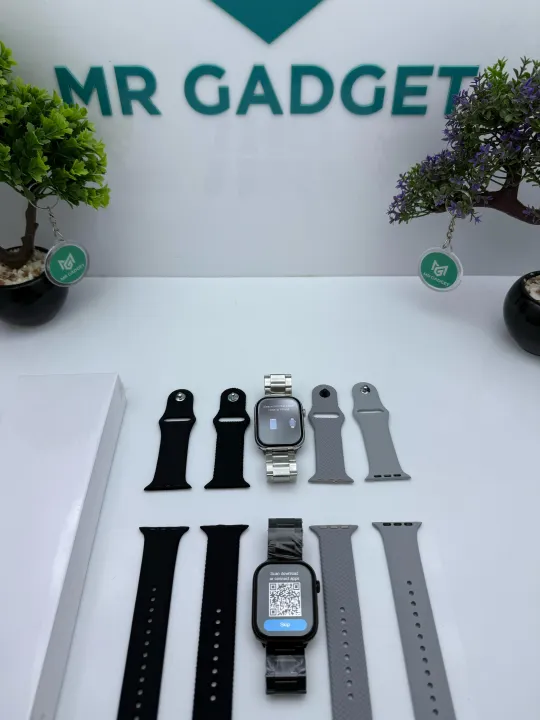 New%20Apple%20Series%2010%20Latest%20Model%20Smart%20watch%20With%20Apple%20Logo%20Premium%20Smart%20Watch%20For%20Men%20&%20Women%20%202%20Silicone%20Strap%20plus%20%20Rolex%20Chain%20Special%20Edition%20-%20Image%203