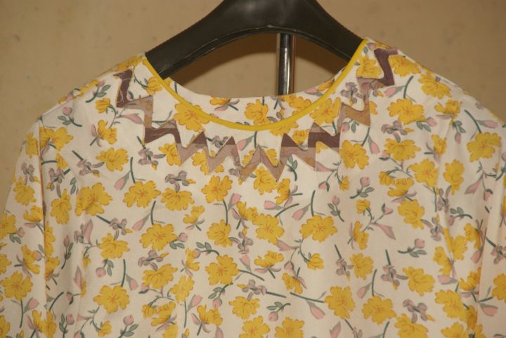 Yellow%20printed%20shirt%20with%20patyala%20%20shalwar%20-%20Image%204