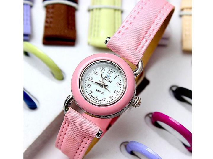 "Multicolour%20Interchangeable%20Watch%20Gift%20Set%20in%20Box%20-%206%20Straps,%20Perfect%20Gift%20for%20Stylish%20Girls"%20-%20Image%202