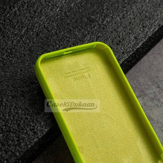 Iphone%2013%20Pro%20Official%20Logo%20Silicon%20Case%20-%20Official%20Case%20-%20Image%209