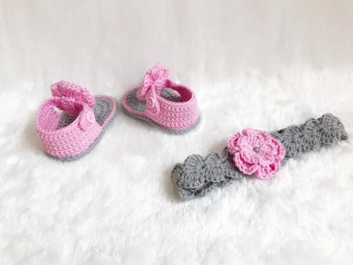 Crochet%20Baby%20Pink%20and%20Grey%20shoes%20and%20headband%20set%20-%20Baby%20headband%20-%20Crochet%20shoes%20-%20Baby%20Shoes%20-%20Baby%20girl%20set%20-%20Baby%20girl%20shoes%20-%20Image%204