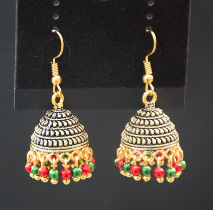 Golden%20Antique%20Dangle%20Jhumki%20With%20Red%20and%20Green%20Beads%20for%20Girls-006%20-%20Image%204