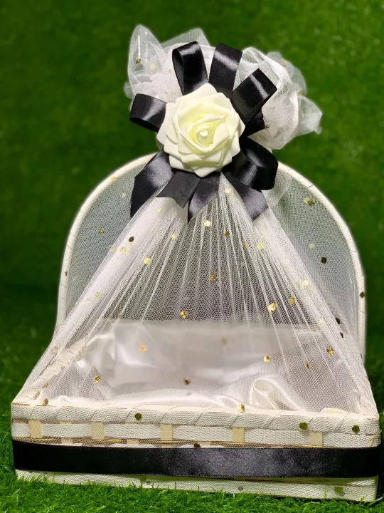 Beautiful%20Gift%20Basket%20with%20white%20net%20Wrap%20and%20beautiful%20flower%20Best%20for%20Birthday/Anniversary/Wedding/Gift%20By%20Maxify%20Store%20-%20Image%202