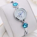 Women's Quartz Watch Bangle Wtyle Color Diamond Watches Small Dial Schoolgirl Bracelet Watch Gold Silver Watch Chain. 