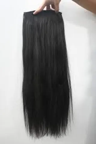 Elegant%20Hair%20Extension%20with%205%20clips-black%20color%20-%20Image%202