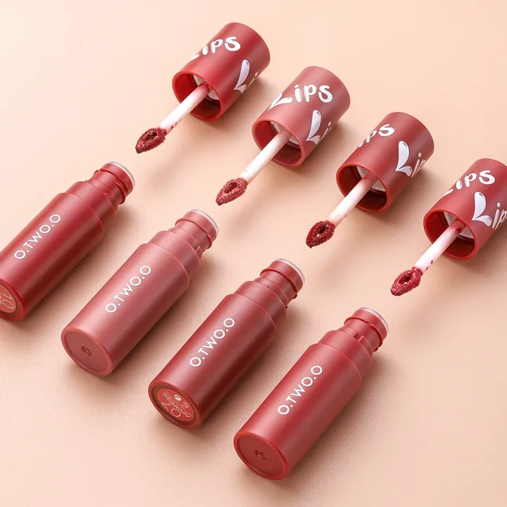 O.TWO.O%20Pick%20Me%20Up%20Lipgloss%20-%20Image%206