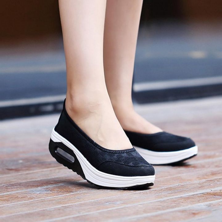 Breathable%20Mesh%20Shake%20Sport%20Sneakers%20For%20Women%20-%20Image%202