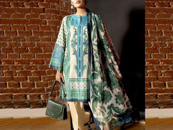 Embroidered%20Khaddar%20Dress%202022%20with%20Wool%20Shawl%20-%20Image%202