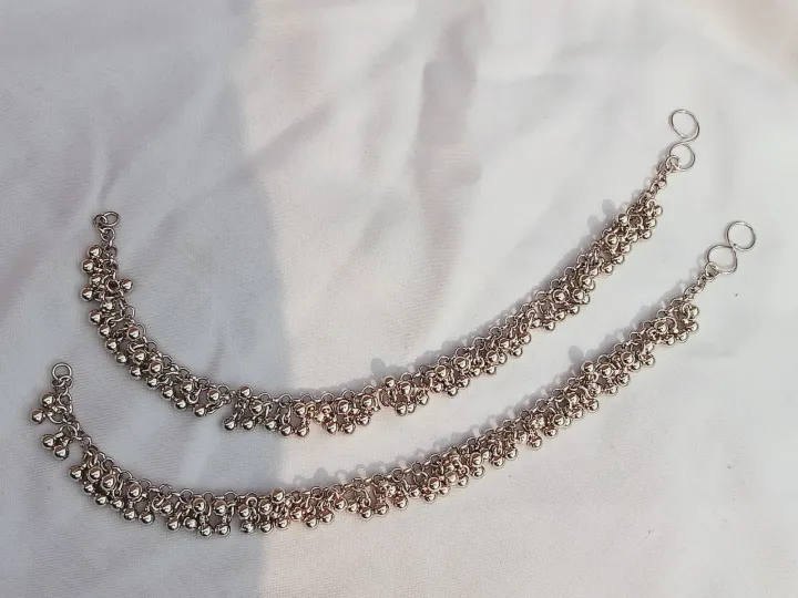 Alloy%20All-Season%20Antique%20Traditional%20Payal%20Anklet%20%E2%80%93%20Elegant%20Jewellery%20for%20Women%20&%20Girls%20with%20Intricate%20Bell%20Design%20-%20Image%205