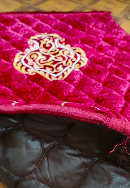 Super%20Soft%20Muslim%20Prayer%20Rug%20Orthopedic%20Padded%20Foam%20Cushion%20100%25%20Raschel%20Thick%20Velvet%20Non-Slip%20Janamaz%20-%20Image%205