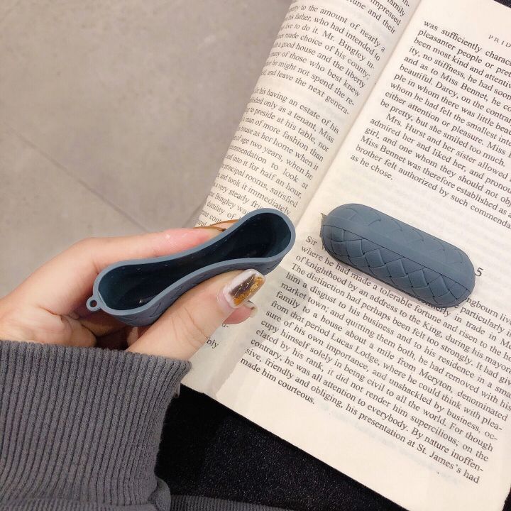 WOVEN%20Case%20&%20Cover%20For%20EarPods%20Pro%20&%20Audi0nic%20Pro%20Plus%20%7C%20Silicone%20Case%20With%20Hook%20/%20Safe%20&%C2%A0Reliable%20Material%20/%20Washable%20/%20Adjustable%20&%20Soft%20%7C%20Earphone%20Protector%20%7C%20RANDOM%20COLOURS%20-%20Compatible%20On%20Earpods%20Pro%20/%20Audi0nic%20Pro%20Plus%20&%20Airbud%205%20-%20Image%203