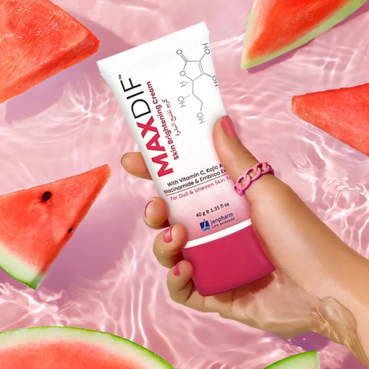 Jenpharm%20-%20Maxdif%20Skin%20Brightening%20Cream%20With%20Vitamin%20C%20&%20Niacinamide%20-%2040gm%20%7C%20For%20Dark%20Spots,%20Hyperpigmentation%20&%20Even%20Tone%20%7C%20No.#1%20Best%20Selling%20Face%20Cream%20in%20Pakistan%20-%20Image%205