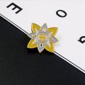 【HOT】 Genshin Impact Account Albedo Solar Isotoma Keychain Geo Flower Metal Key Ring For Fans Pendant Keyring Gift. 