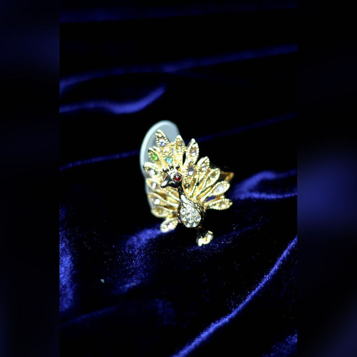 PEACOCK RING