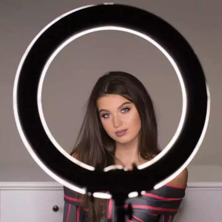 36cm%20Professional%20Studio%20Ring%20Light%20Lamp%20Fill%20With%20Mobile%20Holder%20Tripod%20Stand%20And%20Different%20Accessories%20-%20Image%207