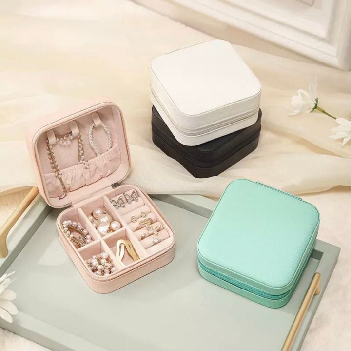 Leather%20Travel%20Jewelry%20Organizer%20Box%20for%20Women%20%E2%80%93%20Portable%20Storage%20Case%20for%20Hair%20Accessories%20&%20Rings%20%E2%80%93%20Classic%20Style%20%E2%80%93%20All%20Season%20-%20Image%208
