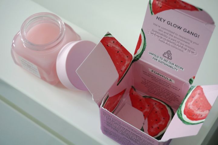 Glow%20Recipe%20Watermelon%20AHA%20Night%20Treatment%20%7C%20Hydrating%20&%20Radiance%20Boosting%20Korean%20Skincare%2060ml,%20Gentle%20Exfoliation%20&%20Glowing%20Skin%20Overnight,%20Smooth,%20Bright%20&%20Hydrated%20Skin%20by%20Morning,%20-%20Image%203