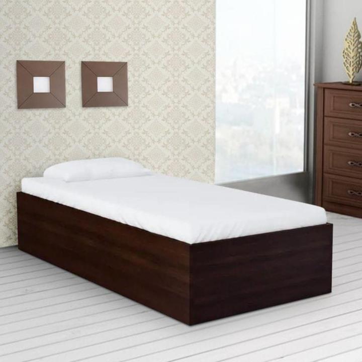 Ghania Modern squire single bed in MDF Lasani wood