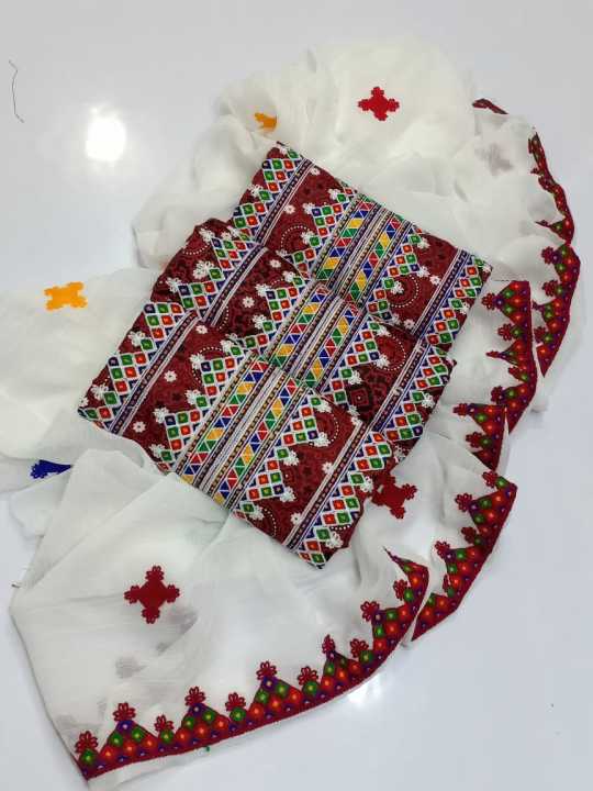 Sindhi%20Ajrak%20Embroidered%20lawn%203%20piece%20Suit%20with%20Embroidered%20Chiffon%20Dupatta%20For%20Women%20-%20Image%204