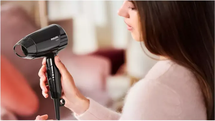 Philips%20Hair%20Dryer%20BHC010/13%20Compact%20Lightweight%20Travel%20Universal%20Voltage%20Dryer%20Black%20-%20Image%204