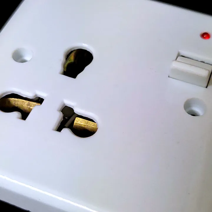 3in1%20Universal%203Pin%20Power%20Plug%20Socket%20Multi%20Plug%20Socket%20Light%20Plug%20Socket%20China%20Fitting%20Socket%20Plate%20-%20500%20Volts%20/40%20Amp%20High%20Quality%20Specially%20for%20AC,%20Water%20Pump%20-%20Image%205