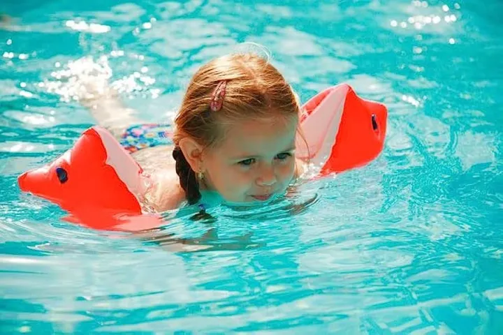 INTEX%20-%20Baby%20&%20Sons%20Swimming%20Armbands%20-%20Floating%20Arm%20Bands%20for%20Kids%20%20Orange%20Swimming%20Arm%20Floats%20for%20Kids%20(2-5%20Years)%20-%20Image%203