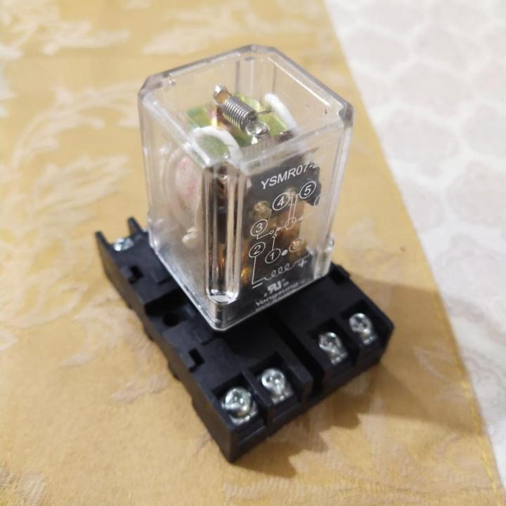 relay 8 pin YSMR07-2P (Branded /Used) with Base