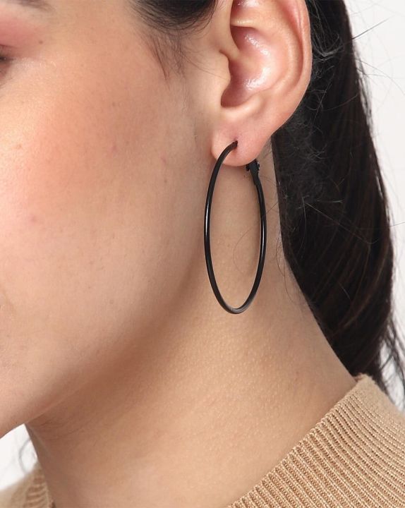 Pairs%20of%206%20Multicolor%20Round%20Hoop%20Earrings%20For%20Women%20and%20Girls%20-%20Image%205