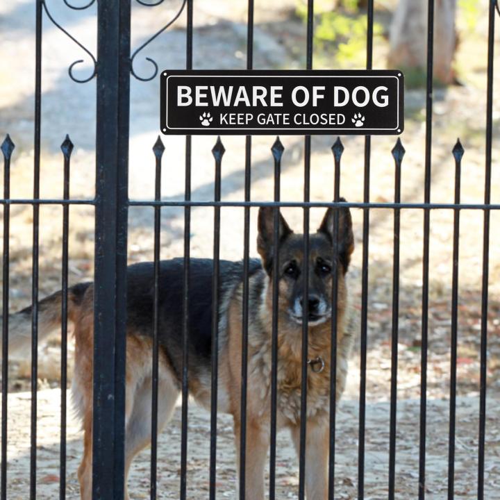 Beware of Dog Sign Dog Warning Sign Keep Gate Closed with Paw Print Design for Home Outdoor Safety
