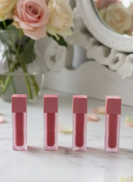 HUDAMOJI%201%20PC%20Matte%20Lip%20Gloss%20Shiny,%20Moisturizing%20&%20Non-%20Sticky%20Lip%20Gloss%20in%206%20Colors%20/%20Smooth%20&%20Long-Lasting%20Lip%20Gloss%20-%20Image%205