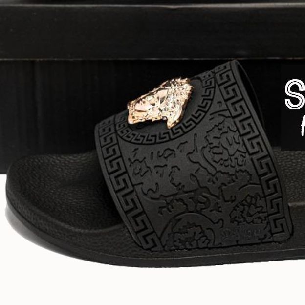 ONLINE%20GIFTS%20,%20Non-Slip%20PU%20Rubber%20Comfort%20men%20Premium%20Quality%20Slippers%20for%20boys%20with%20Golden%20Logo%20-%20Stylish%20Slipper%20For%20men%20-%20Image%203