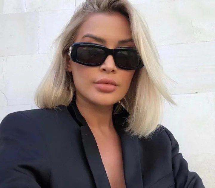 D-Shaped%20Vintage%20Rectangle%20Sunglasses%20For%20Women%20-%20Trendy%20Square%20Sun%20glasses%20For%20Men%20/%20Unisex%20-%20Image%207