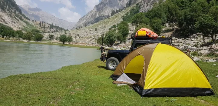 High-Quality%202-12%20Person%20Camping%20Tent%20for%20Outdoor%20Hiking%20-%20Windproof%20Waterproof%20with%20Multiple%20Sizes%20-%20Image%203