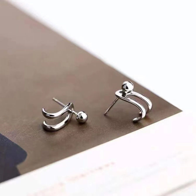 Earings%20For%20Girls%20Korean%20Earings%20For%20Girls%20Stylish%20Ear%20Studs%20Fashion%20double-line%20light%20bead%20earrings%20women's%20back-hanging%20C-shaped%20earrings%20-%20Image%203