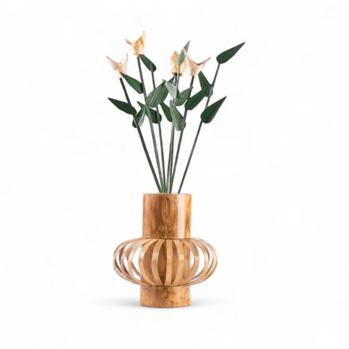 Bamboo pot with decorative 
floral arrangements