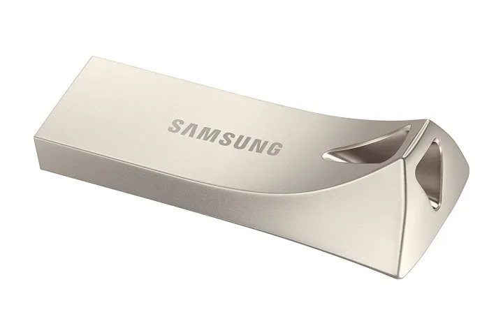 Samsung%20METAL%20BAR%20Plus%2032GB%20-%20300MB/s%20USB%203.1%20Flash%20Drive%20Silver%20-%20Image%205