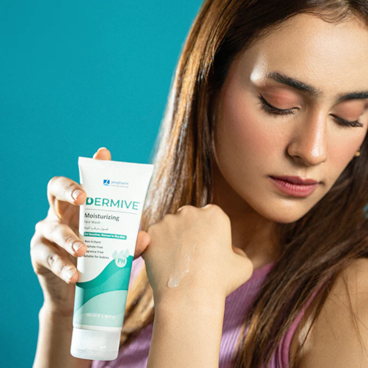 Dermive%20Moisturizing%20Face%20Wash%20for%20Dry%20&%20Sensitive%20Skin%20%7C%20Gentle%20Cleanser,%20Barrier%20Repair,%20Hydrating%20&%20Soothing%20%7C%20Eczema-Prone%20Skin%20%7C%20100ml%20-%20Image%204