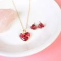 Necklace with wild rose Patels and queen's lace - Resin jewelry with real flowers - Rose patels preserved in resin.. 