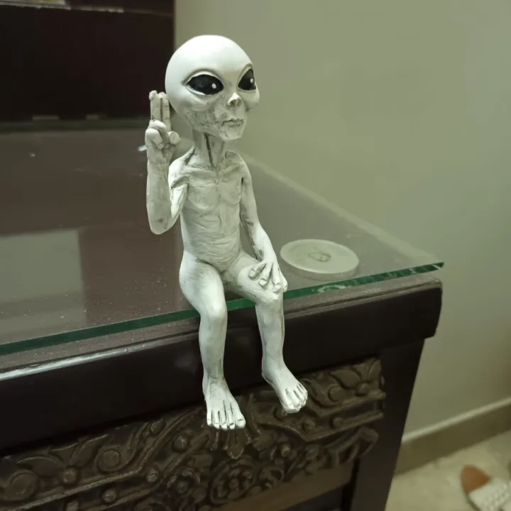 UFO%20Classic%20Alien%20Outer%20Space%20Statue%20Sitting%20Action%20Figure%20Shelf%20Sitter%20Realistic%20Sculpture%20Figurine%20Lawn%20Yard%20Home%20Decor%20Indoor%20Outdoor%20Gaming%20Pc%20Casing%20Computer%20Case%20Room%20Decoration%20-%20Image%204